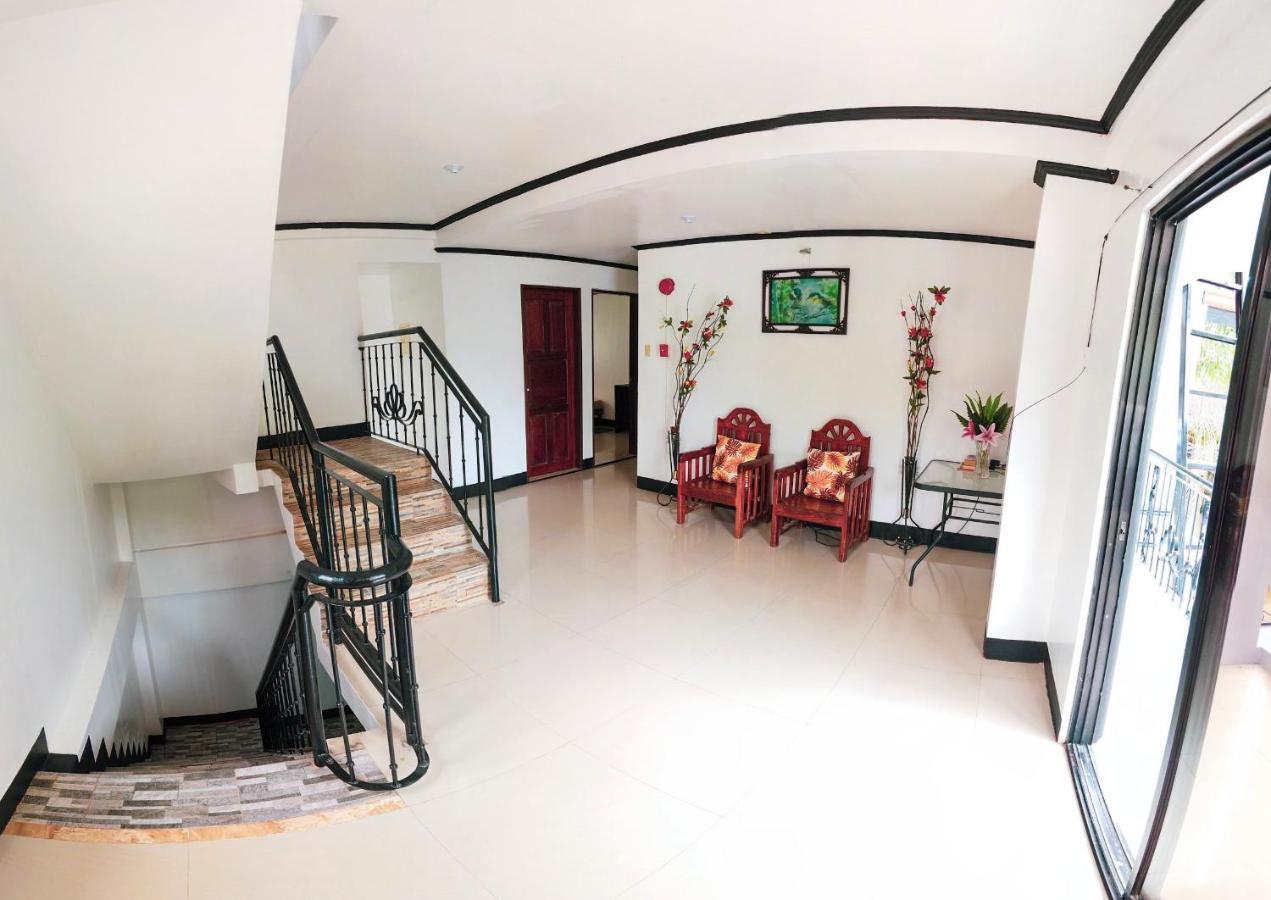 Amparo'S Tourist Inn - コロン エクステリア 写真